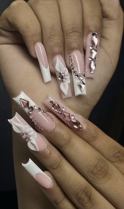 Prom Nail Ideas Rose Gold, Heart Gems Nails, Quince Nails Blush Pink, Pink Quince Nails Short Simple, Rose Gold Nails Acrylic For Quince, Rose Gold Quince Nails, 15 Nails Ideas, White Quince Nails, Pink And Gold Nails Acrylic