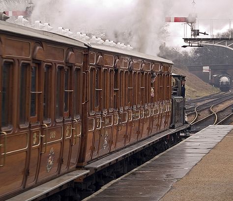 Victorian Train Aesthetic, 1800s Train, Transport Aesthetic, 1930s Train, Victorian Train Station, 1800 Aesthetic, Victorian Train, Antique Train, Pullman Train