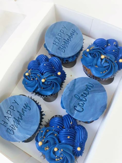 Birthday cupcakes in a royal blue & gold theme 50th Birthday Cupcakes Men, Cupcakes Men Birthday, Manly Cupcakes Ideas For Men, Blue Cupcake Ideas Birthday, Cupcake For Men Birthday, Cupcakes Decoration Blue, Blue Themed Cupcakes, Mens Cupcakes Birthday, Blue Cupcakes For Men