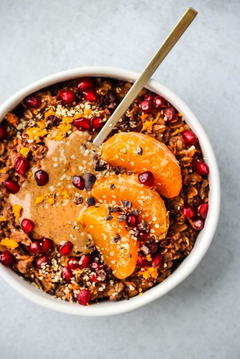 Easy Vegan Chocolate Orange Oatmeal | Walder Wellness, Dietitian (RD) Walder Wellness, Orange Oatmeal, Oatmeal Flavors, Winter Breakfast, Plant Based Recipes Breakfast, Weekly Meal Prep, Chocolate Oats, Fruit Toppings, Plant Based Breakfast