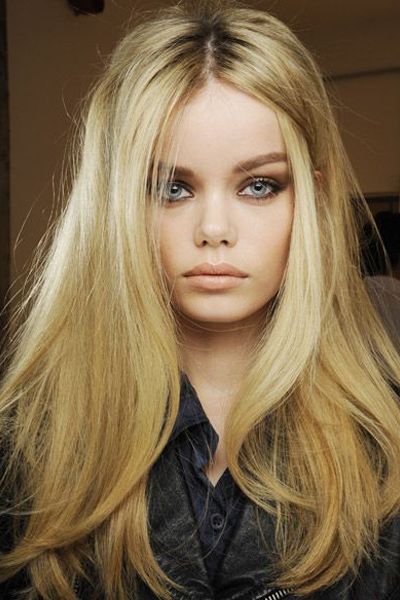 15 Beautiful Hair Ideas for Long Hair | StyleCaster Straight Blowout, Best Long Haircuts, Straight Hair Cuts, Blowout Hair, Sienna Miller, Bohol, Long Blonde, Haircuts For Long Hair, Long Blonde Hair