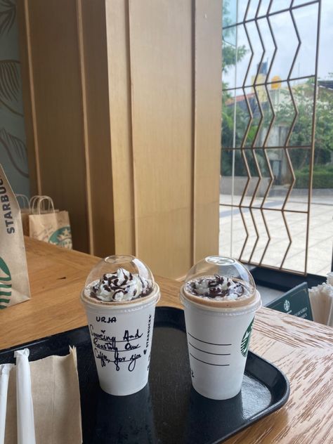 Starbucks Drinks In India, Starbucks India, Starbucks Snapchat, Java Chip, Starbucks Caramel, Driving Pictures, Snap Food, Starbucks Drinks, Java