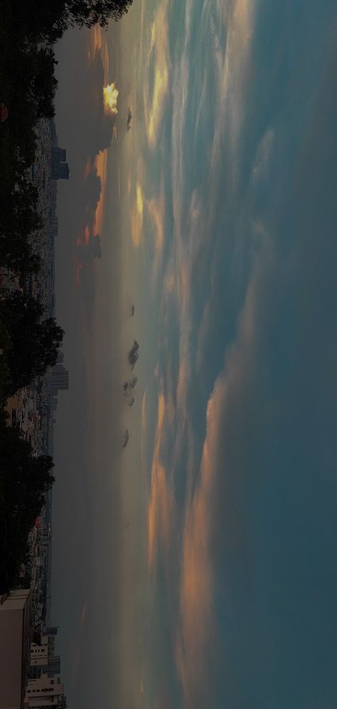 City Evening Aesthetic, Sky Evening Aesthetic, Evening Photography Sky, Evening Sky Snap, Evening Sky Instagram Story, Evening Aesthetic Sky, Evening Clouds Sky, Aesthetic Evening Sky, Evening Sky Aesthetic