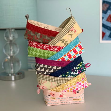 Pixie Basket Tutorial, Cloth Basket Patterns, Free Quilted Basket Pattern, Quilted Storage Baskets Diy, Sewing Projects Organization, New Sewing Ideas Projects, Sewing Fabric Baskets, Quilting Small Projects, Fabric Basket Tutorial Free Pattern