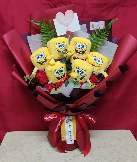 Spongebob Bouquet, Doll Bouquet, Bouquet Gift, Ribbon Roses, Graduation Ideas, Luxury Flowers, Rose Bouquet, Boyfriend Gifts, Flowers Bouquet