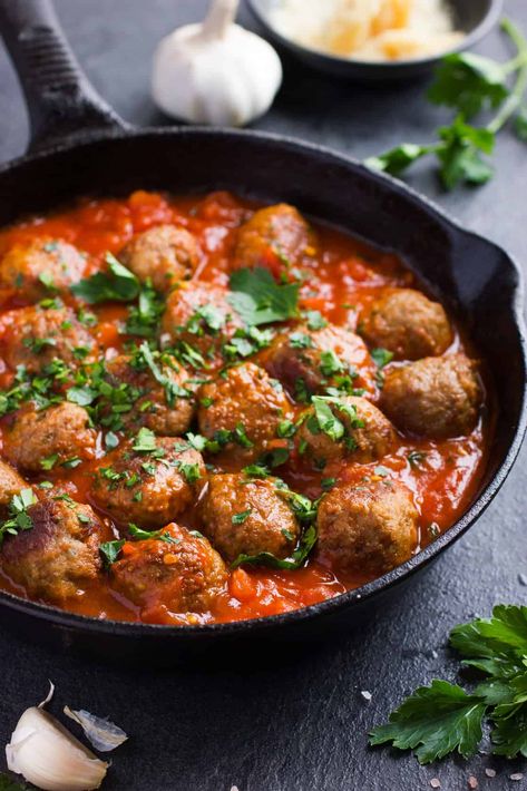 Easy Freezer Meatballs Recipe Recipes With Frozen Meatballs, Freezer Meatballs, Slow Cooker Freezer Meals, Freezer Friendly Meals, Freezable Meals, Freezer Meal Planning, Make Ahead Freezer Meals, Meatball Recipes Easy, Healthy Freezer Meals