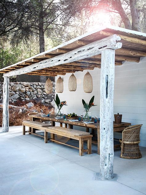 Greek Garden, House Portugal, Mediterranean Living, Pergola Design, Rattan Pendant, Casa Exterior, Outside Living, Pergola Designs, Scandinavian Home