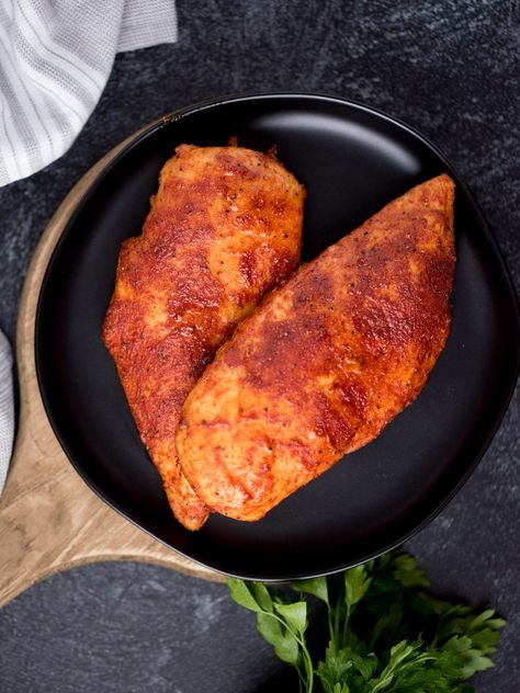 Smoked Chicken Breasts are delicious and made in an electric pellet smoker. Even if you’re new to smoking on a pellet grill, this recipe is so easy and quick to make. Perfect for parties, weeknight dinners, and part of a healthy meal! Pellet Grilled Chicken, Smoked Chicken Breast, Traeger Chicken, Smoked Burgers, Pellet Smoker, Grilling Chicken Breast, Smoker Recipes, Smoked Chicken, Smoked Food Recipes