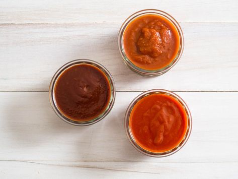 3 Easy Barbecue Sauce Variations to Amp up Your Weekend Grilling Tomato Dipping Sauce, Compound Butters, Korean Kimchi, Chile Sauce, Barbecue Sauce Recipes, Homemade Food Gifts, Condiment Recipes, Cocktail Sauce, Chex Mix