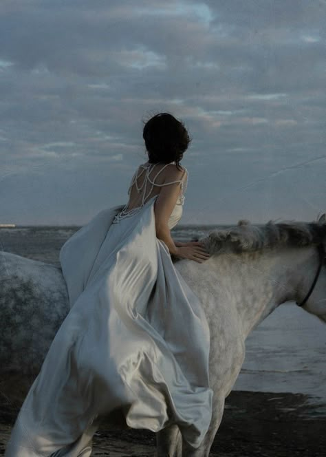 Ethereal Horse Photoshoot, Woman Horse Photography, Royal Aesthetic Dress, Princess On A Horse, Horse Photoshoot Ideas, Woman Riding Horse, Group Picture Poses, Medieval Princess, Blue Butterfly Wallpaper