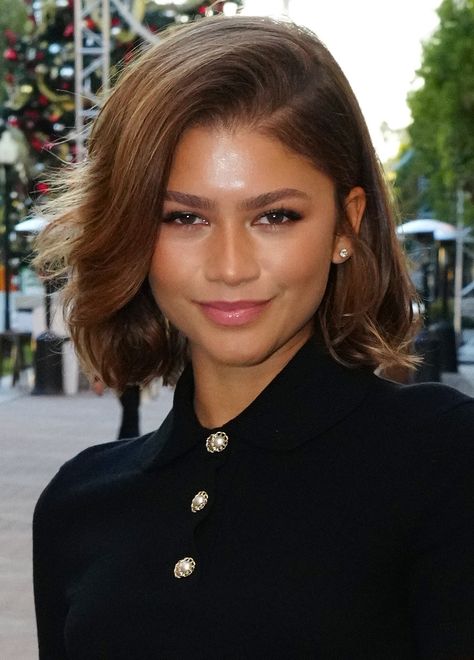 Light Brown Bob, Zendaya Hair, Trendy We Fryzurach, Brunette Bob, Textured Curly Hair, Lob Hairstyle, Hair Trend, Olivia Wilde, Hairstyles Long