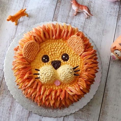 @lulukaylacupcake on Instagram: “******************************************** WHATSAPP ORDER 0852 13384789 0812 8506 3308 0857 1536 0702 0878 5550 7669…” Animal Birthday Cake Ideas, Lion Birthday Cake, Lion Party, 1st Bday Cake, Lion Birthday, Animal Birthday Cakes, Jungle Cake, Wild One Birthday Party, Creative Cake Decorating