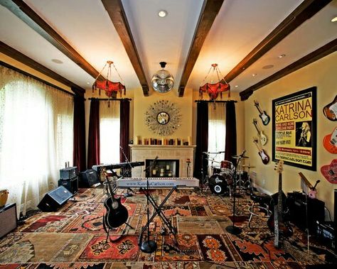 Boho vibe - floor Home Recording Studio Setup Ideas, Music Studio Design, Music Room Design, Home Recording Studio Setup, Recording Studio Setup, Home Studio Ideas, Home Music Rooms, Recording Studio Design, Recording Studio Home