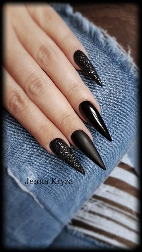 Black Stilleto Nails Designs, Black Nails Stiletto, Stiletto Nails Black, Summer Nail Art Ideas, Nail Art 2023, Stilleto Nails Designs, Black Stiletto Nails, Halloween Nails Easy, Witchy Nails