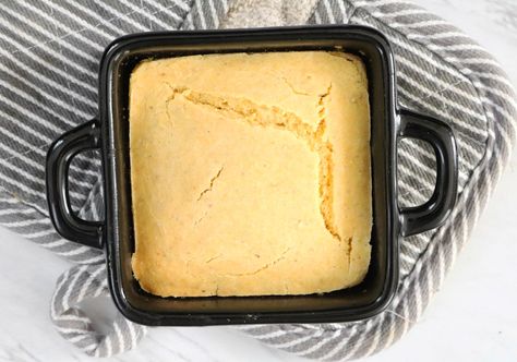 This Cornbread Recipe For One Person Is The Cutest Comfort Food You’ll Ever Make Recipe For One Person, Small Recipes, Single Serve Meals, Meals For 1, Small Batch Cooking, Food For Two, One Person Meals, Food For One, Recipes For 2