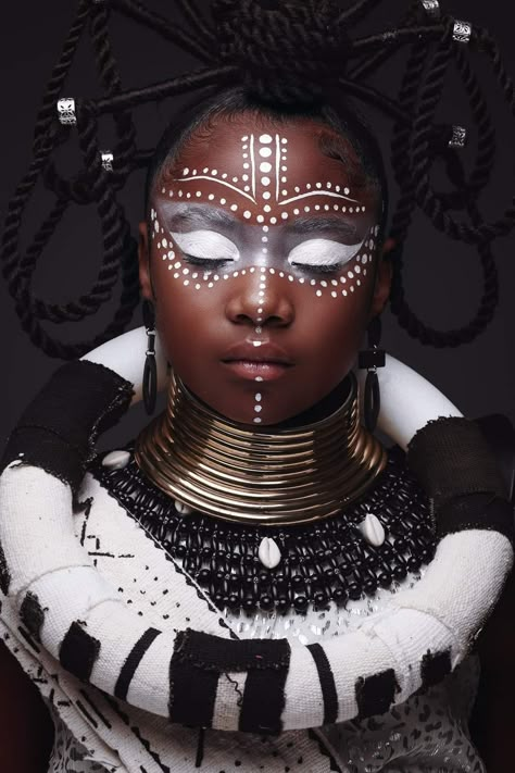 African Face Paint, African Makeup, Afrikaanse Kunst, Afro Punk, Afro Art, African Beauty, Black Women Art, Face Art, Black Is Beautiful