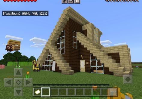 it’s a house that has traingles Triangle House, Minecraft 1, Minecraft Creations, Minecraft, Something To Do, House Styles, Building