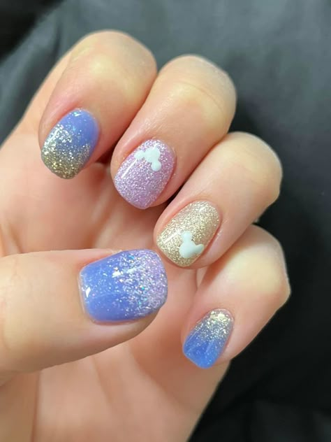 Disney Wish Nails, Cinderella Nails Short, Simple Disney Nails Natural, Cute Disney Gel Nails, Disney Nails 50th Anniversary, Disney Toenail Designs, Disney Sparkle Nails, Short Nail Designs Disney, Mary Poppins Nails