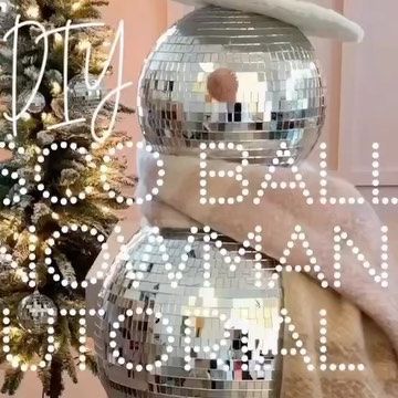 Homemade Disco Ball, Diy Disco Ball Ornament, Disco Ball Snowman, Disco Ball Snowman Diy, Diy Melted Disco Ball, Disco Ball Garland Christmas, Diy Disco Ball, Diy Snowman, Disco Balls