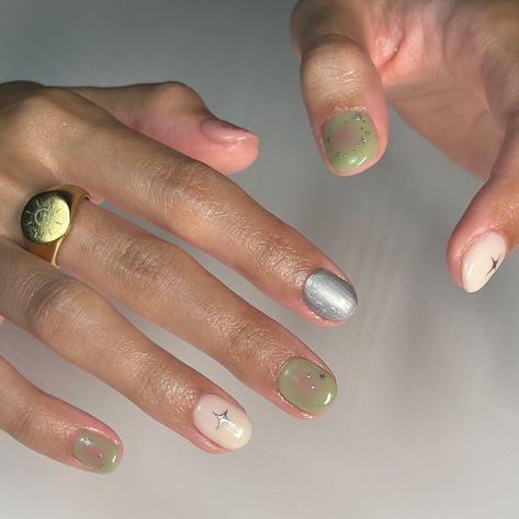 ✨DAINTY✨ Short nail girly looking so cute with these poses. This nail art may look simple and cute but they were defs an eye breaker 😍🤣 ✨structured efile + level 2nail art ✨custom press ons available through dm or Etsy link in bio ✨book an appointment via link in bio #shortnails #naturalnails #greennails #minimalstyle #minimalnails #nails #nailsnailsnails #nails #nails2inspire #nailaddict #nailartist #nailsoftheday #nailsofinstagram #naildesign #nailartaddict Bare Nail Art, Natural Nail Designs Short Round, Cute Short Simple Nails, Custom Press Ons, Wrestling Nails, Simple Nail Short, Short Nail Designs Simple, Short Nail Gel, Short Press Ons