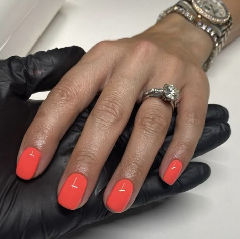 Coral Oval Nails, Coral Orange Nails, Coral Red Nails, Neon Coral Nails, Red Orange Nails, Nail Art Designs 2023, Red Summer Nails, Neon Orange Nails, Nails Beach