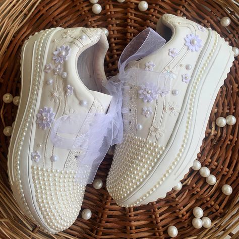 @fforam_ flaunting her white pearl floral sneakers 😍 We love her♥️ Get your hand crafted sneakers from @funkyntrendy_ ✅ We do customizable heel height upto 3 inches ✅ World Wide Shipping ✅ DM / Whatsapp us at 9897084988 for orders/ queries✅ #funkyntrendy #customizedshoes #bridalshoes #bridalsneakers #brideshoes #sneakerbride #bridesofinstagram #bridesmaids #usa #uk #india #sneakers [ bridal shoes , bridal sneakers , handcrafted shoes , customized shoes , bride shoes ] Upcycle Shoes, Wedding Footwear, Wedding Platters, Shoes Customized, Bridal Sneakers, Customized Shoes, Pearl Work, Wedding Sneakers, Shoes Bride