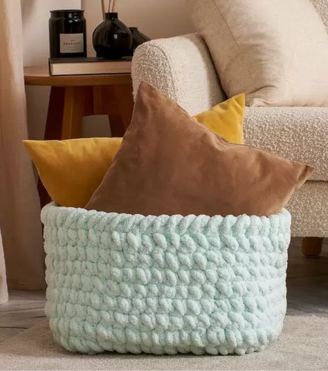 How To Make Bernat Blanket Extra Thick Square Bottom Crochet Basket Online | JOANN Easy Crochet Basket Pattern, Tops A Crochet, Crochet Basket Pattern Free, Yarn Basket, Bernat Yarn, Big Yarn, Jumbo Yarn, Bernat Blanket, Crochet Baskets