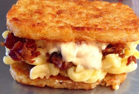 This breakfast sandwich has hash browns on the outside, bacon mac inside Breakfast Food Truck, Philly Food, Food Truck Menu, Cheese Day, Breakfast Hashbrowns, Bacon Mac And Cheese, Burger Fries, Hash Brown, Food Trailer