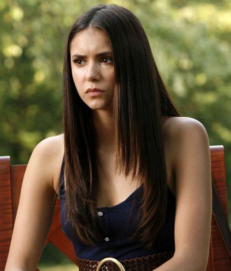 elena gilbert - Google Search Nina Dobrev Hair, Elena Gilbert Style, Katerina Graham, Women Haircuts Long, Katerina Petrova, Bonnie Bennett, Hair Icon, Athletic Hairstyles, Elena Gilbert