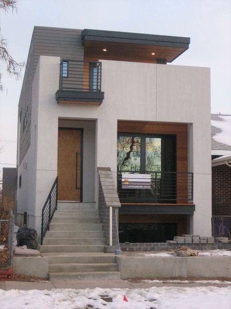 Create attractive looks with small home design – darbylanefurniture.com Small House Exteriors, Modern Small House Design, Small Modern Home, House Design Exterior, Small House Floor Plans, Modern Tiny House, Prefabricated Houses, Minimalist House Design, Modern House Plans