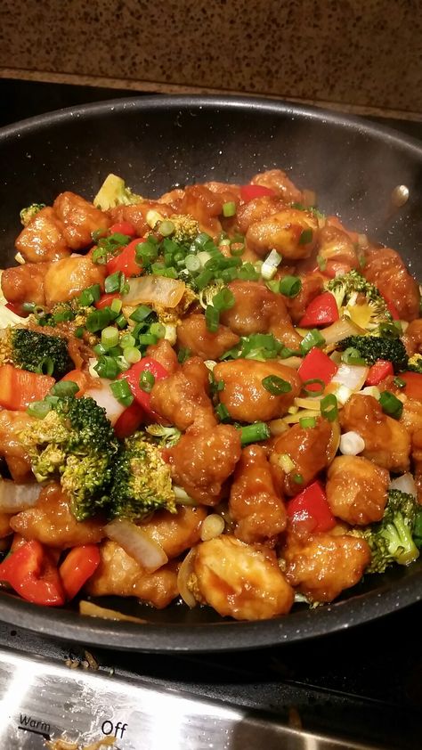 Chicken Stir Fry Aesthetic, Stir Fry Aesthetic, Fry Chicken, Chicken And Veggies, Fav Food, Stir Fry Sauce, Chicken Stir Fry, Stir Fries, Chicken Rice