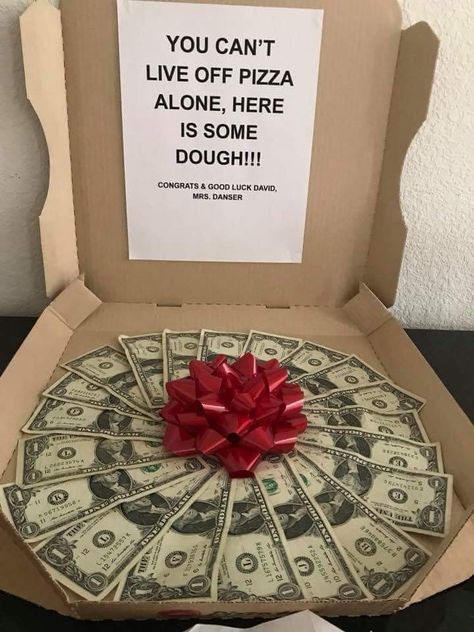 Birthday Money Gifts, Graduation Money Gifts, Money Bouquet, Creative Money Gifts, Birthday Money, Pizza Box, Christmas Gift Basket Ideas, Gift For Mom Christmas, Gifts Wrapping Diy