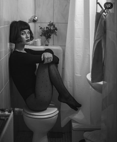 Indoor Shooting, Vintage Photoshoot, Free Yourself, Monochrome Fashion, Bathroom Pictures, Photoshoot Concept, Vintage Bathroom, Branding Photoshoot, Dec 30