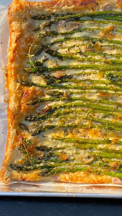 ASPARAGUS PUFF PASTRY TART with GRUYERE & FRESH THYME Asparagus And Puff Pastry Recipes, Puff Pastry With Asparagus, Asparagus Recipes Appetizers, Asparagus Gruyere Tart, Vegetable Puff Pastry Recipes, Asparagus Tart Puff Pastries, Fresh Asparagus Recipes, Asparagus Galette, Asparagus Appetizers