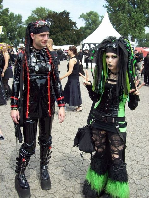 cyber goth girl Ryan Oc, Goth Aesthetic Outfit, Goth People, Alt Culture, Goth Industrial, Cybergoth Fashion, Industrial Goth, Cybergoth Style, Goth Fits