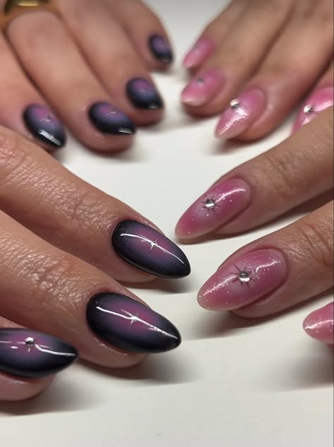 Acrylic Nail Designs Metallic, Funky Chrome Nails, Chrome Blush Nails, Taylor Swift Manicure, Simple Grunge Nails, Dark Purple Nails Aesthetic, Aura Nails Red, Mooncat Nail Polish Ideas, Almond Aura Nails