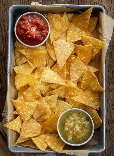 Why buy a bag of tortilla chips when you can easily make your own? Homemade Tortilla Chips are perfect for dipping in pico de Gallo, skillet queso dip, and for all of your nachos! Homemade Tortillas Chips, Skillet Queso Dip, Mexican Food Authentic, Skillet Queso, Tortillas Chips, Fried Tortilla Chips, Tortilla Chip Recipe, Tortilla Chip, Homemade Tortilla