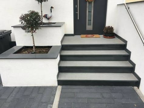 Door Stairs, Latest Door Designs, Outside Stairs, Dream House Garden, Front Door Steps, Patio Steps, Terrace Garden Design, Front Garden Design, Exterior Stairs