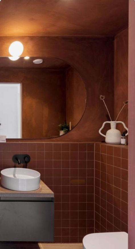 Terracotta Powder Room, Flooring Small Bathroom, Small Bathroom Inspiration Modern, Shower Small Bathroom Ideas, Small Bathroom Flooring, Small Bathroom Layouts, Small Bathroom On A Budget, Rust Bathroom, Small Bathroom Wall Decor