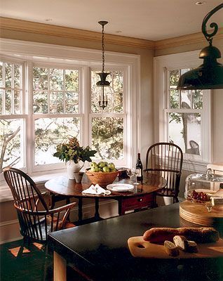 Small Country Kitchen Tables, Small Table By Window, Primitive Breakfast Nook, Farmhouse Kitchen Nook Ideas, Cute Breakfast Nook, Small Tables For Kitchen, Casual Dining Room Off Kitchen, Cottage Breakfast Nook, Small Cozy Home