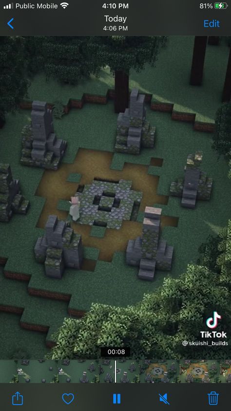 Minecraft Crypt Ideas, Spawn Area Ideas Minecraft, Minecraft Crypt Build, Minecraft Llama Statue, Minecraft Path Lighting Ideas, Minecraft Mountain Entrance Ideas, Mincraft Idea Outdoor, Tomb Minecraft, Spawn Builds Minecraft