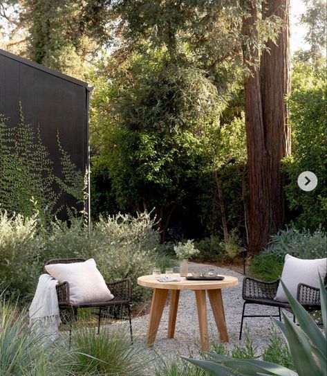 Simple Rock Landscaping Ideas, Backyard Rock Garden, Round Outdoor Table, Shoppe Amber Interiors, Gravel Garden, Amber Interiors, Backyard Inspo, Outdoor Coffee Tables, Garden Landscape