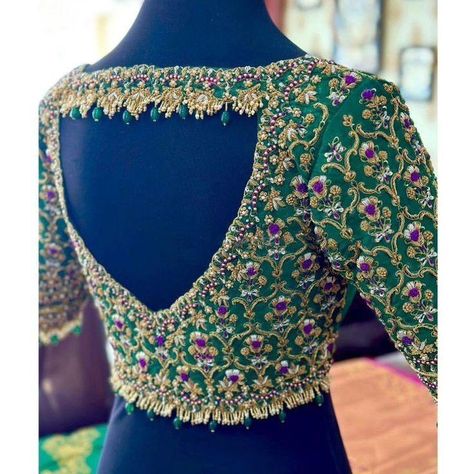 Ghagra Design, Gold Blouse Designs, Exclusive Blouse Designs, Green Blouse Designs, Long Blouse Designs, Mirror Work Blouse Design, Latest Bridal Blouse Designs, Maggam Work Blouse, Latest Blouse Designs Pattern