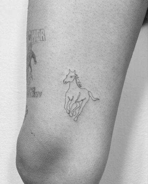 Western Tattoos Ideas, Small Horse Tattoo, Horse Shoe Tattoo, Horse Tattoo Design, Shoe Tattoos, Spirit Tattoo, Christian Sleeve Tattoo, Western Tattoos, Horse Tattoo