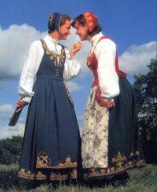 FolkCostume&Embroidery: Overview of Norwegian Costumes. Part 1, the Southeast. Norway Culture, Norwegian People, Norwegian Clothing, Inuit People, Costumes Around The World, Folk Clothing, Folk Dresses, Beautiful Costumes, Bridal Crown