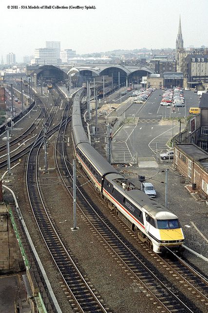 Train Images, Newcastle England, Railroad Pictures, Rail Transport, British Railways, Railroad Photography, Electric Train, British Rail, Electric Locomotive