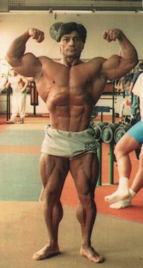 Danny Padilla Danny Padilla, Old Bodybuilder, Frank Zane, Schwarzenegger Bodybuilding, Retro Fitness, Bodybuilding Nutrition, Mr Olympia, Bodybuilding Fitness, Message Boards