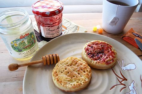 tea and crumpets British Breakfast, Tea And Crumpets, Butter Honey, Crumpets, Breakfast Tea, British Food, My Cup Of Tea, Fun Cup, Bits And Bobs