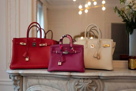 Birkin Sizes, Hermes Store, Subscribe To Newsletter, Fashion Words, Hermes Birkin 35, Birkin 30, Women Purse, Glam And Glitter, One Chance