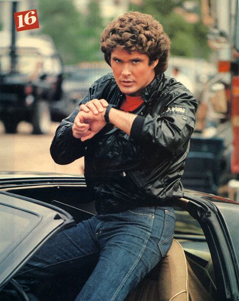 David Hasselhoff with KIT the talking car on the '80s TV series Knight Rider. Hear more about this classic show on National Geographic Channel's "The '80's: The Decade That Made Us" April 14-16, 2013. #natgeo80s 80s Tv Series, Larry Wilcox, Kitt Knight Rider, 1980s Tv, David Hasselhoff, 80s Tv, New Retro Wave, Knight Rider, Old Shows